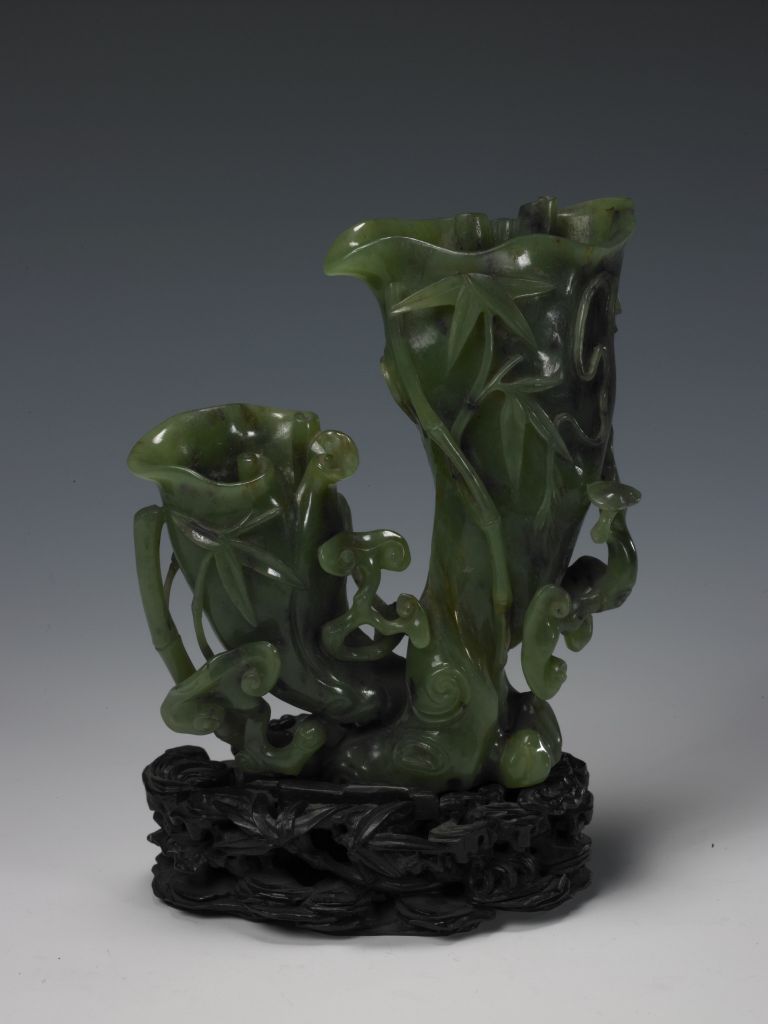 碧玉灵芝花插另面